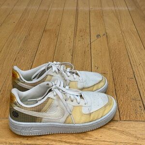 Sz 1.5 Nike Air Force 1 Crater GS 'Move To Zero - White Orange' DH4339-100